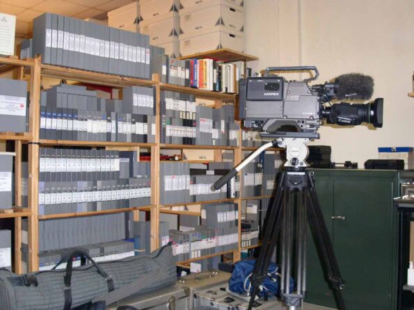 jpblcm-tvproduction - studio de post-production vidéo broadcast et virtuel - camera broadcast Ampex