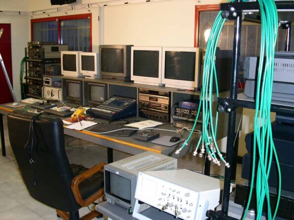 jpblcm-tvproduction - studio de post-production vidéo broadcast toutes sources